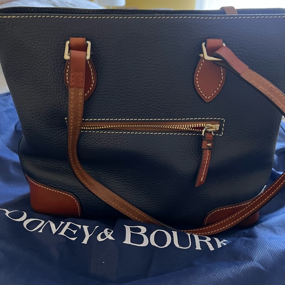 Dooney & Bourke - Picture 5 of 8